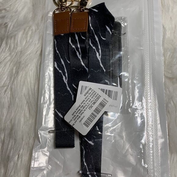 Two pack lanyard for keys: wrist and neck lanyard with ID badge holder unisex - Picture 2 of 6